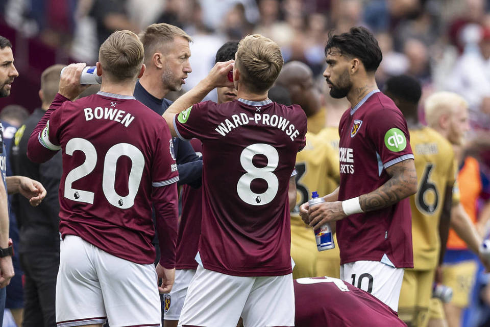 结束全年征程，国安队赛后拉励志标语：明年不服还要再干！