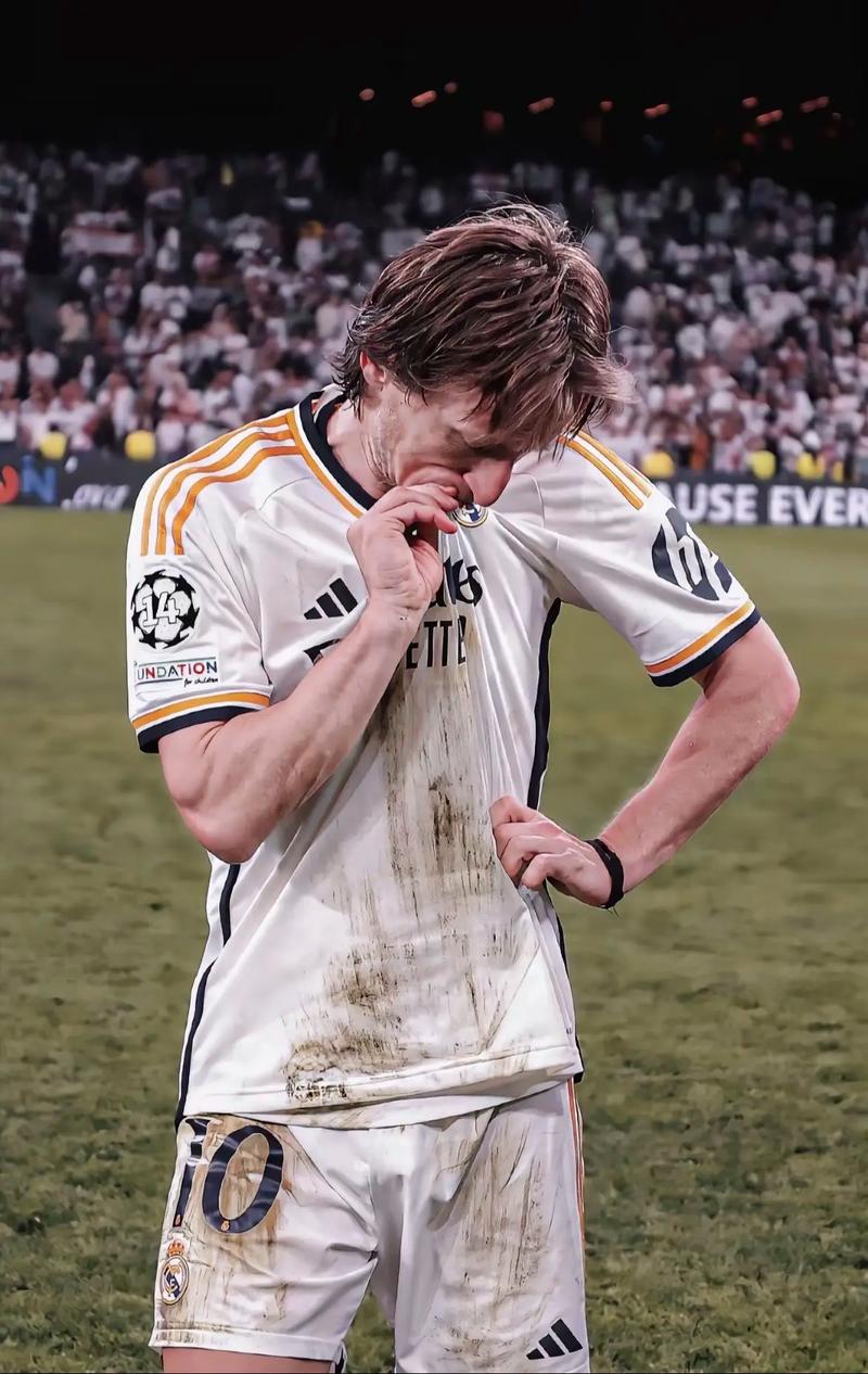 魏祥鑫：明年上半年会留在梅州踢球；希望能在欧塞尔踢出来